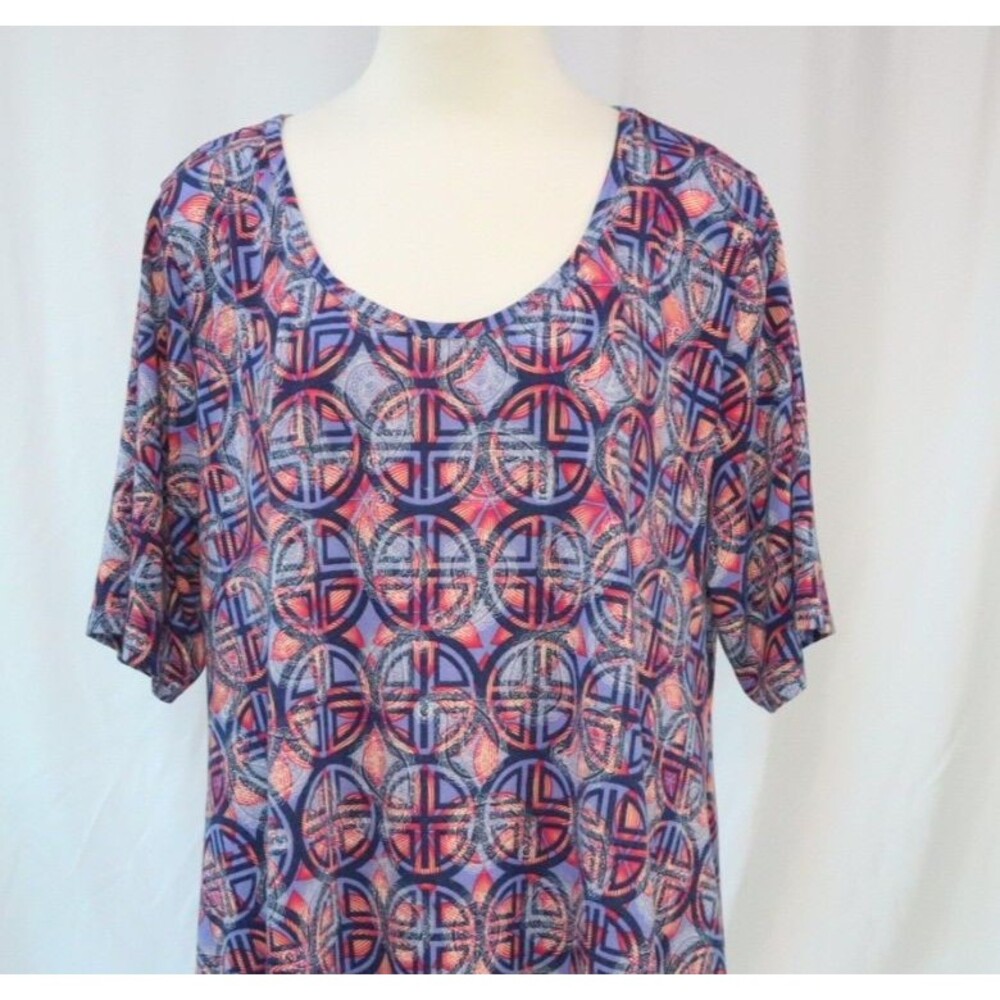 Lula Roe T- Shirt Blouse Top Size 3XL Blue/Red Circle Cross Design